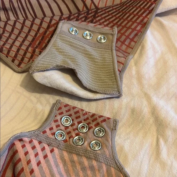 YITTY Red and Tan Geometric long sleeve Bodysuit. - Picture 3 of 5